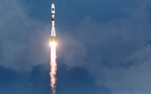 Guyane: un lanceur Soyouz décolle avec 34 satellites