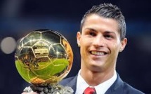 Ballon d'Or - Cristiano Ronaldo met Ribéry hors-jeu