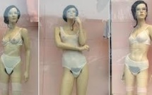 Dans une vitrine new-yorkaise, des mannequins avec poils pubiens