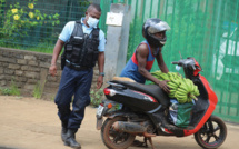A Mayotte, des habitants bloquent les routes pour protester contre la violence
