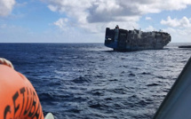 Naufrage d'un cargo de voitures de luxe qui avait pris feu aux Açores