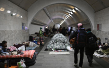 Le métro de Kiev, ultime refuge pour une population sous les missiles