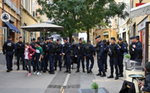 Présidentielle: Macron pris à partie sur la Corse