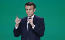 Présidentielle: Macron le candidat descend dans l'arène