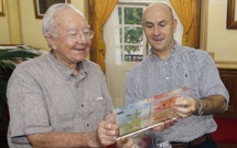 Le Président Gaston FLOSSE reçoit Philippe LA COGNATA,  Directeur de L’IEOM