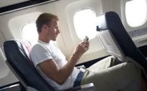 Des passagers toujours plus connectés en avion, pour le meilleur ou le pire?