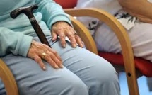Rester trop longtemps assis accroît le risque de handicap des personnes âgées