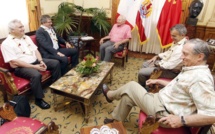 Le Président Gaston Flosse reçoit une délégation de banquiers de la BPI