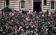 A Toulouse, Mélenchon se présente en "compromis" pour battre Macron et Le Pen
