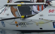 Parti du Chili, un Russe traverse actuellement la Polynésie, seul à la rame