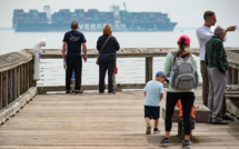 Un porte-conteneurs échoué sur la côte est américaine finalement désensablé
