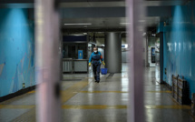 Covid-19: Pékin ferme des dizaines de stations de métro, prolonge les restrictions