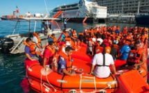 Exercice d'évacuation d'un ferry en feu