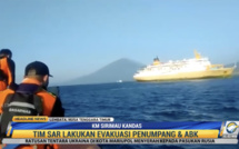 Indonésie: un ferry échoué sur une île submergée avec plus de 800 personnes à bord