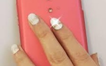 Japon: un ongle qui s'illumine par les ondes