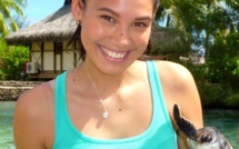 Mehiata Riaria et la SPEA soutiennent les actions de protection des tortues marines de l’Association te mana o te moana.