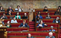 Covid: le Parlement vote la fin des mesures d'exception, un contrôle aux frontières reste possible
