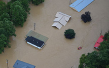 Dans le Kentucky inondé, du porte-à-porte pour compter les morts