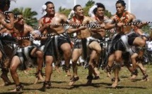 Tonga fête sa démocratie naissante