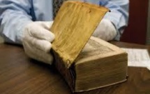 Un livre français relié avec... de la peau humaine