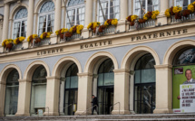 Chantage politique à Saint-Etienne: Gabriel Perdriau résiste au scandale avec "détermination"