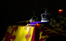 A la veille des funérailles d'Elizabeth II, Charles III remercie le public pour son soutien