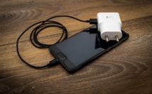Smartphones: le chargeur universel devient obligatoire dans l'UE