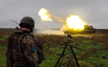 Ukraine: l'aide militaire occidentale se poursuit, la Russie attend une offre de médiation turque