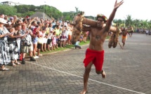 Heiva Tu’aro Ma’ohi – courses de porteurs de fruits : intensité et rivalité au programme !