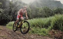 Un Xterra relevé à Moorea