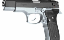 Un attaché de presse emporte son 9 mm au Capitole, plaide l'étourderie aux Etats-Unis