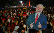 Brésil: la victoire de Lula saluée dans le monde, mandat compliqué en vue
