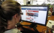 Surfer sur internet au travail, un plaisir estival à consommer avec modération