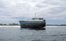 ​Des habitants de Tikehau dénoncent une pollution autour du navire échoué