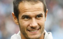 Mehdi Baala court 5 km... à reculons à la braderie de Lille