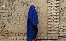 Afghanistan: interdites de travailler avec des femmes, des ONG suspendent leurs activités