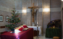 Des flots de fidèles à la basilique Saint-Pierre pour saluer Benoît XVI