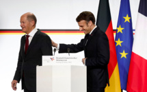 Macron et Scholz affichent l'unité retrouvée de la "locomotive" franco-allemande