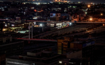 Pas de courant et maintenant plus d'eau: les Sud-Africains craquent