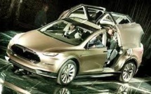 Le patron de Tesla dévoile une nouvelle berline 4x4 équipée de deux moteurs