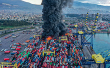 Enorme incendie dans le port turc d'Iskenderun après le séisme