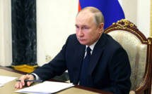 Pétrole: la Russie baissera sa production en mars, les prix décollent