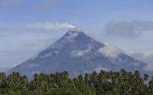 Philippines: des secours à l'assaut d'un volcan pour atteindre le site d'un crash
