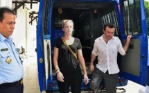 Indonésie: les deux journalistes français condamnés en route pour Paris