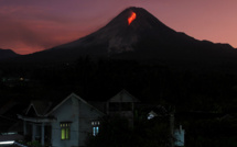 Indonésie: des villages recouverts de cendres après une éruption du volcan Merapi