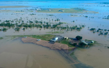 Australie: les habitants d'un village inondé évacués par hélicoptère