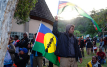 Le FLNKS confirme sa venue à Paris pour des réunions avec l'Etat