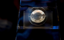 Sur la Lune, de l'eau dans des billes de verre