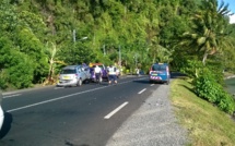 Deux voitures dans le lagon à Mara'a