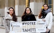 Les trois dauphines de Hinarere à Paris pour la soutenir